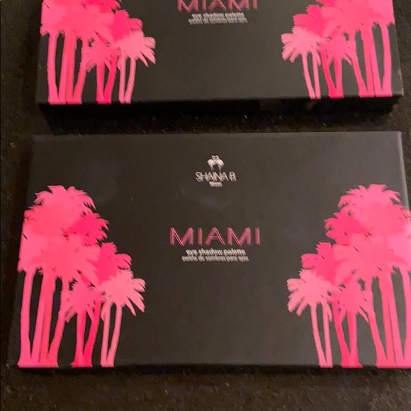 Eye shadow pallets - Picture 3 of 4